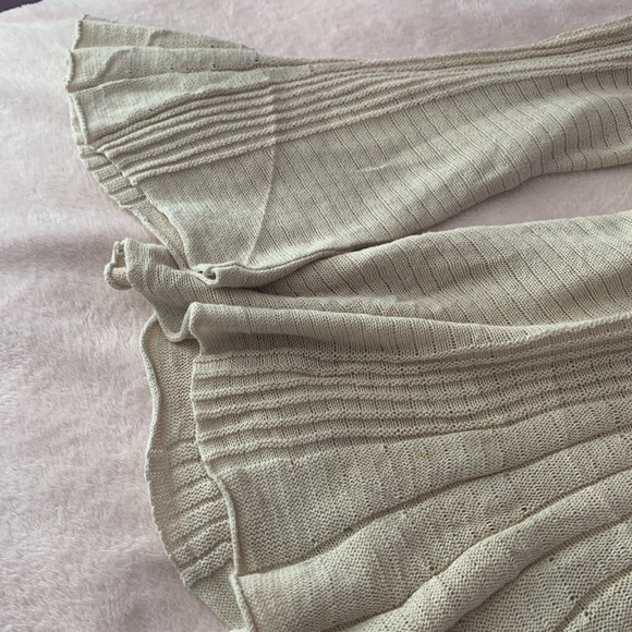 flowey creme flare sleeve top - Picture 3 of 5